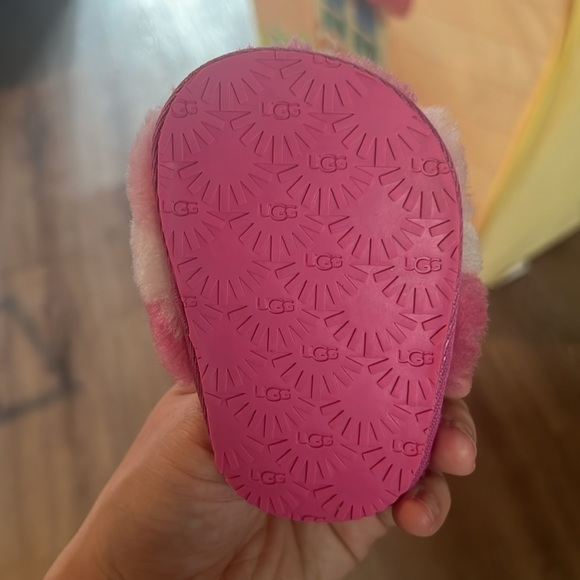 Baby UGG  slippers - Picture 4 of 4